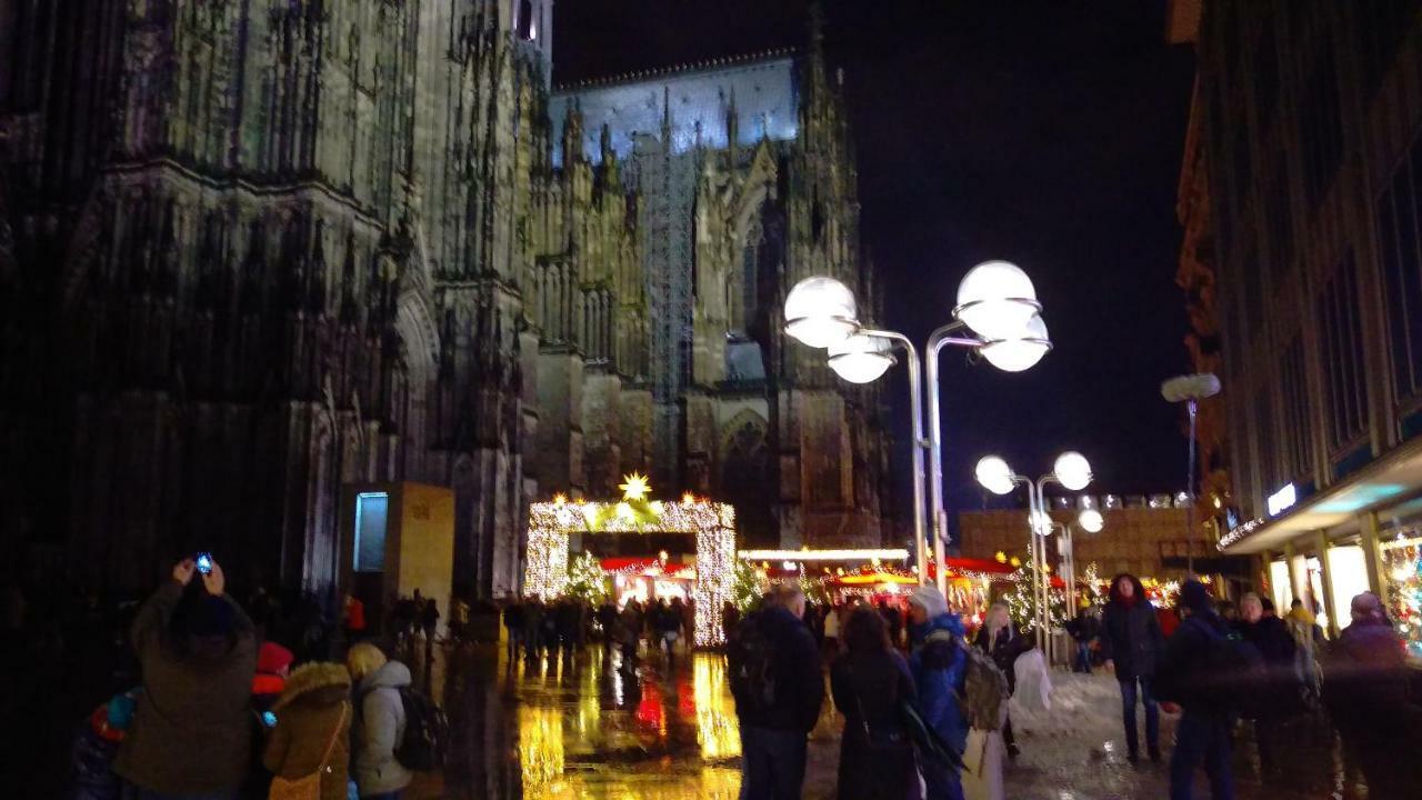 Koeln Deutz/Messe, Lanxess Arena Apartment Luaran gambar